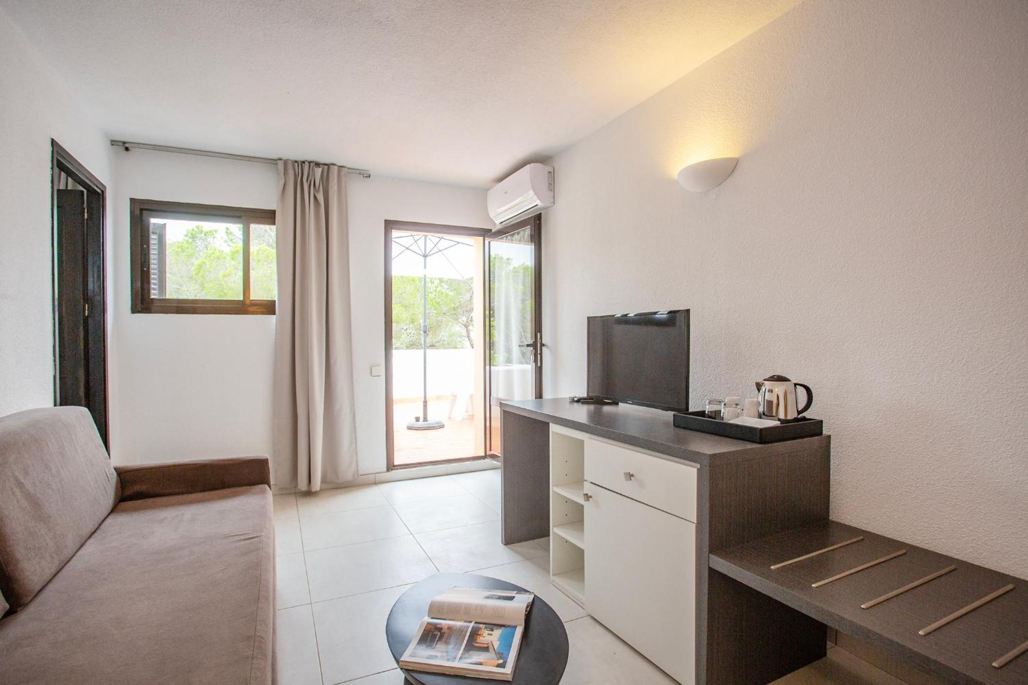 Club Cala Azul Hotel Cala Llenya  Ruang foto