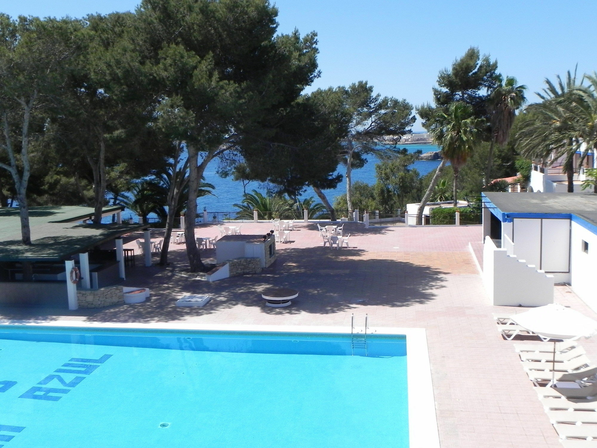 Club Cala Azul Hotel Cala Llenya  Bagian luar foto